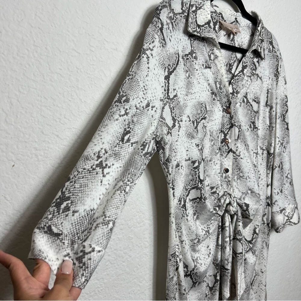 Philosophy Snake Print Button Front Quarter Sleev… - image 6